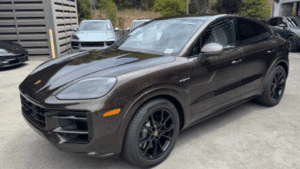 Build your own Porsche Cayenne eHybrid in bespoke paint