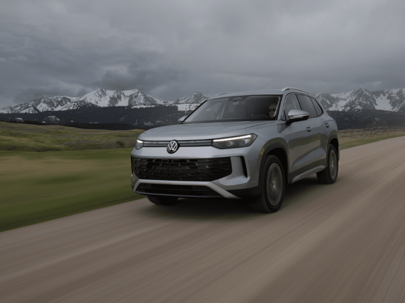 2025 VW Tiguan SE - Pyrite