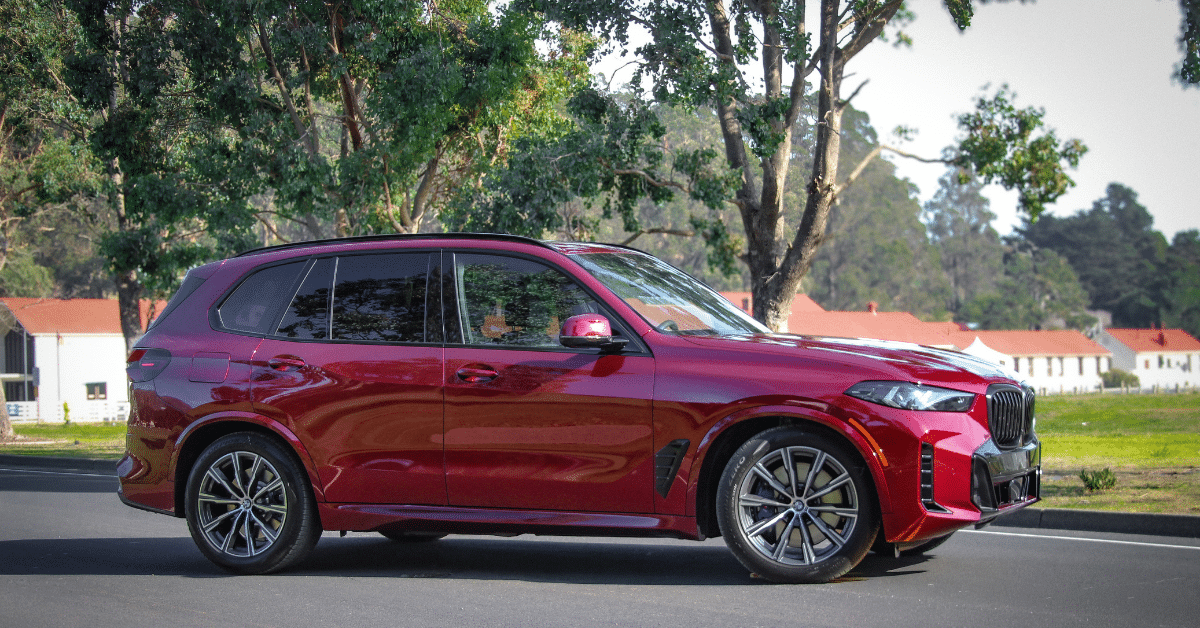 Car Paint Colors: BMW X5 50e wears Indianapolis Red
